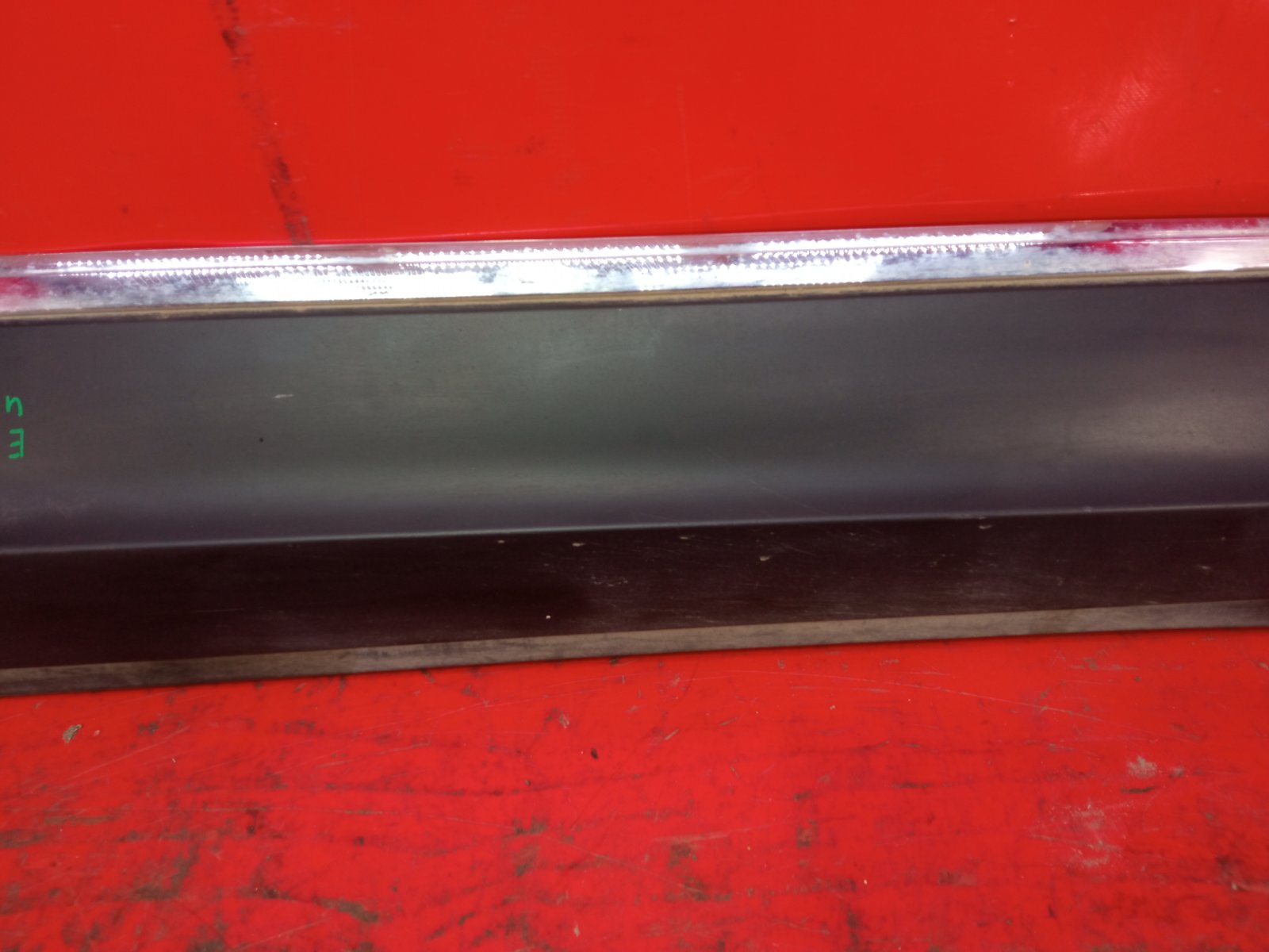 Накладка двери передняя правая VOLKSWAGEN TIGUAN 2