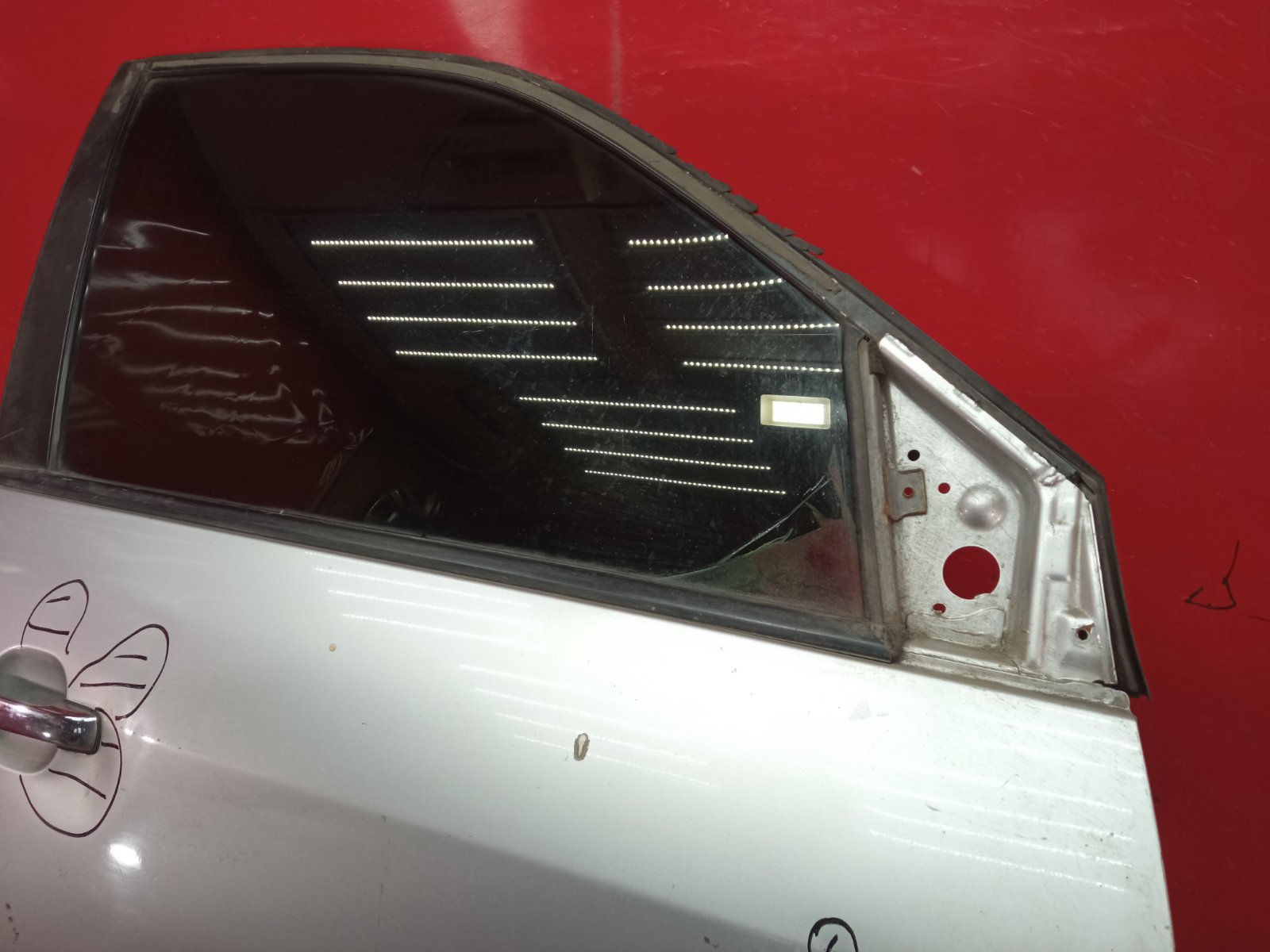 Дверь передняя правая MDX 2000-2006 1