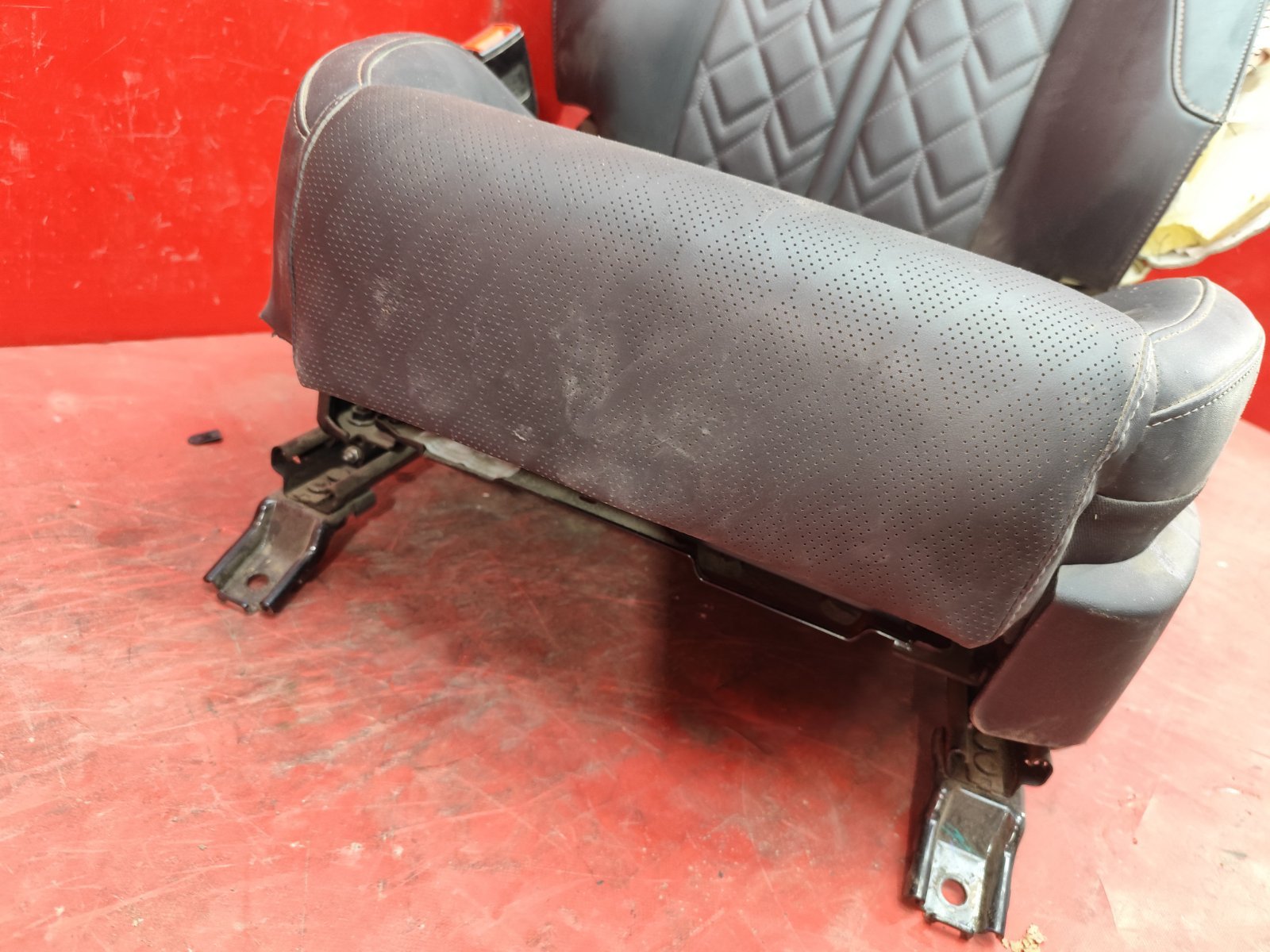 Сидение переднее левое Changan UNI-K 1