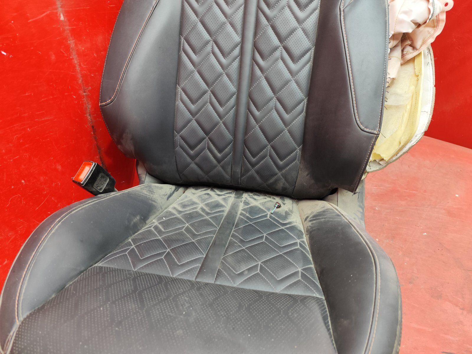 Сидение переднее левое UNI-K 2020- 1