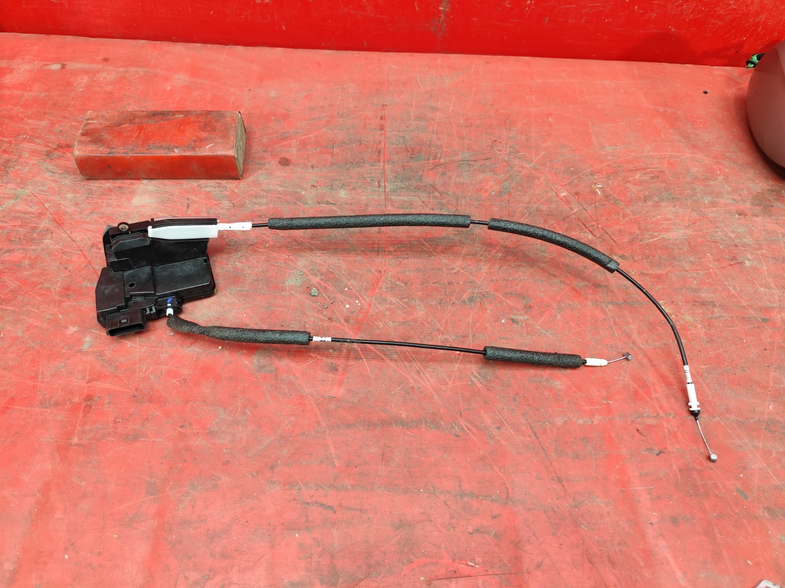 Замок двери передний левый Changan UNI-K 2020- 1 6105100MK03CR02 Б/У