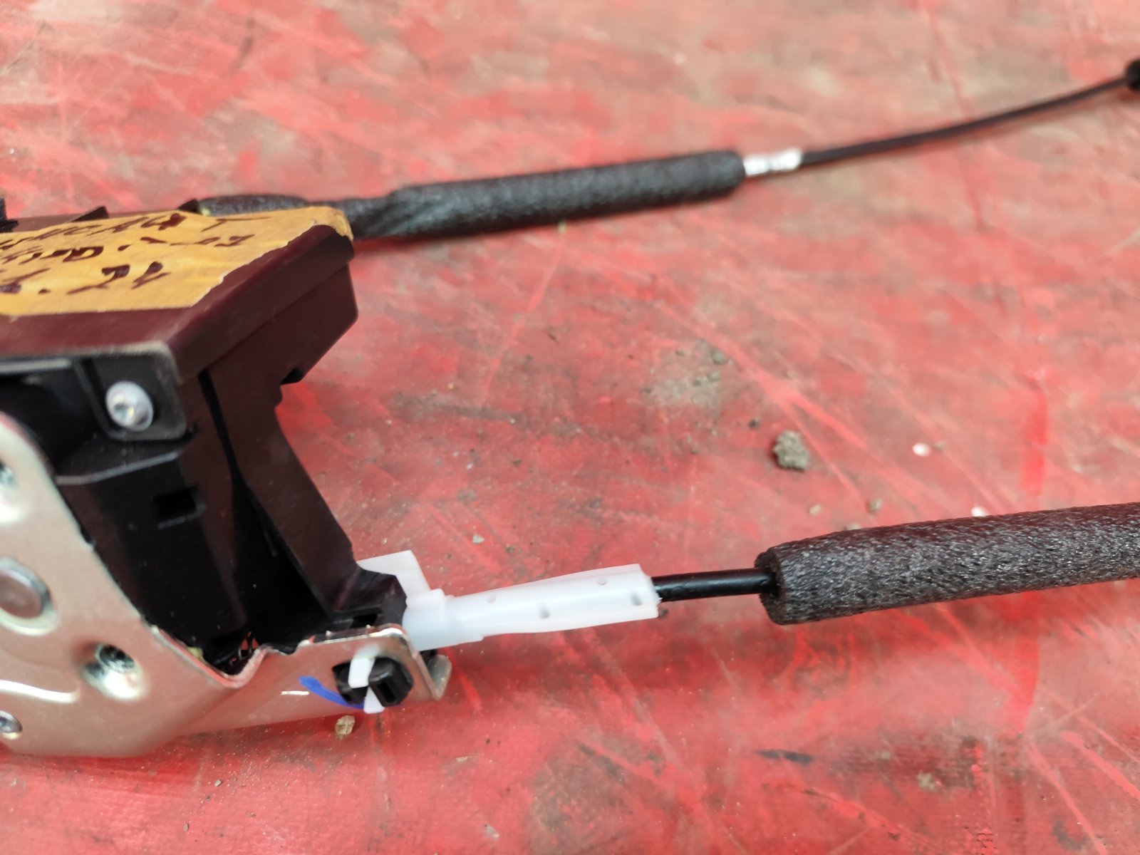 Замок двери передний левый UNI-K 2020- 1