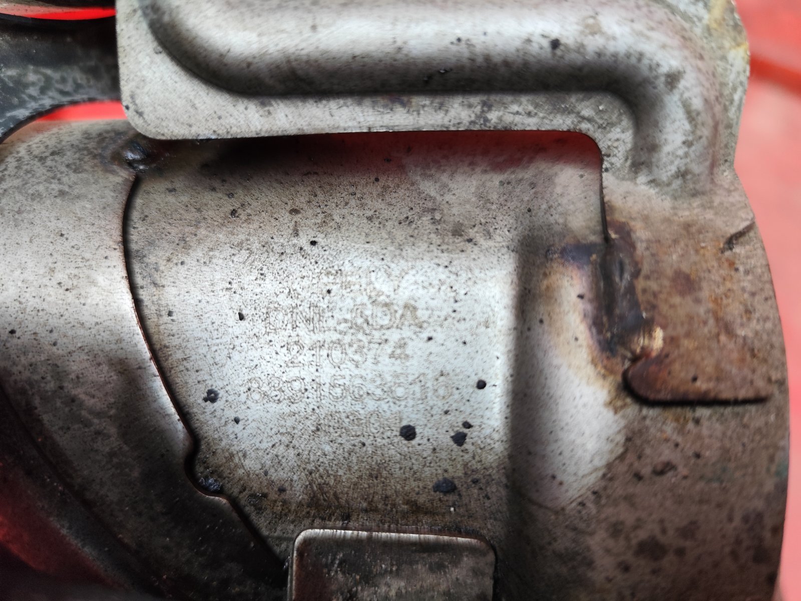 Насадка глушителя задняя правая Tugella 2019- 1