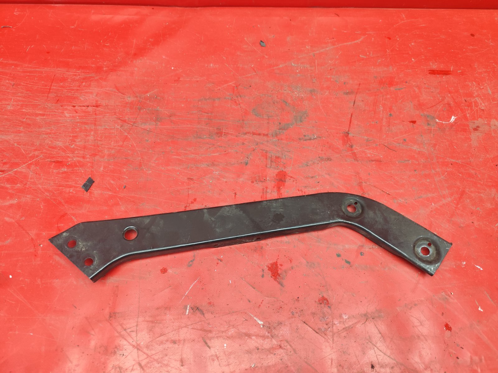 Кронштейн крепежный вспомогательный (разного назначения)