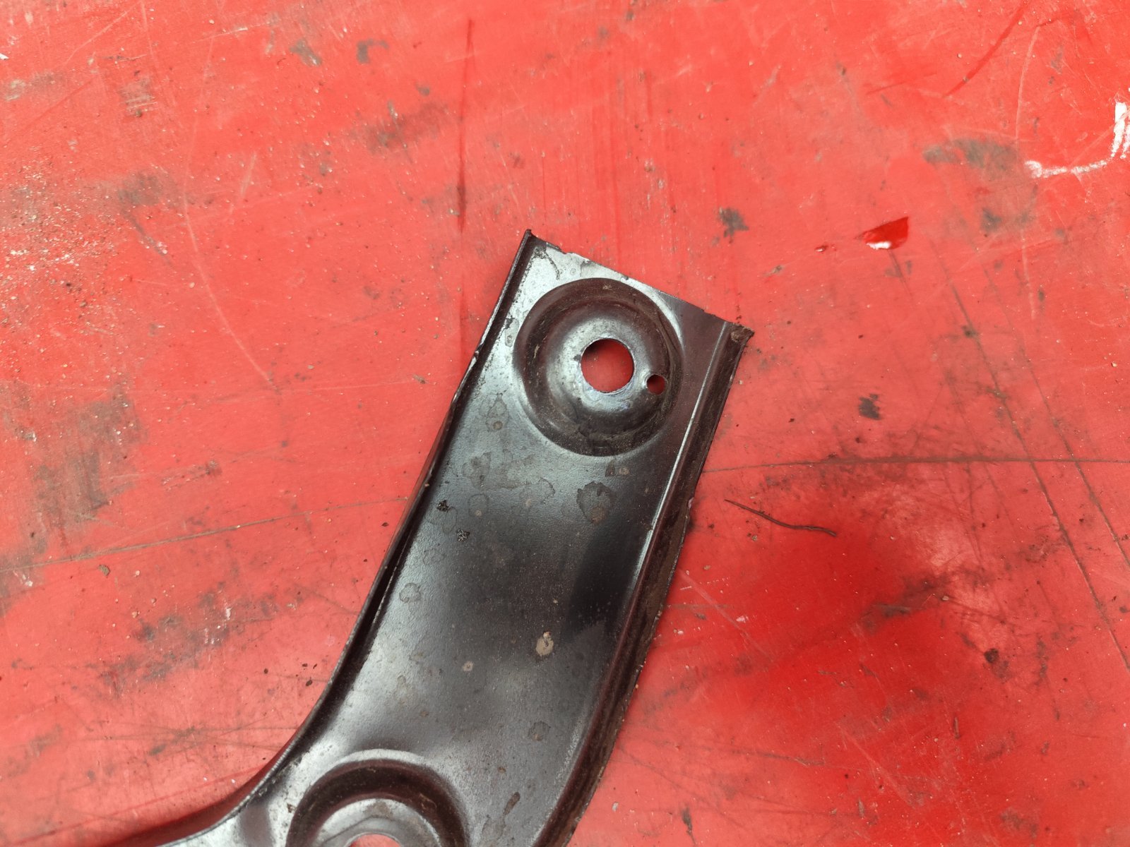 Кронштейн крепежный вспомогательный (разного назначения)