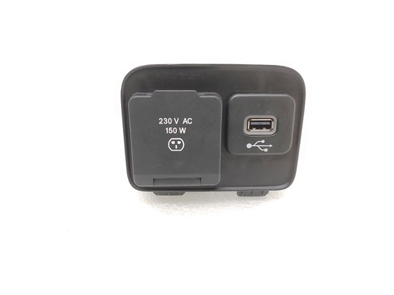 Запчасть розетка Jeep Compass 2019 2 2.4 ED6 68141872AA Б/У Розетка Jeep Compass 2019 2 2.4 ED6 68141872AA Б/У