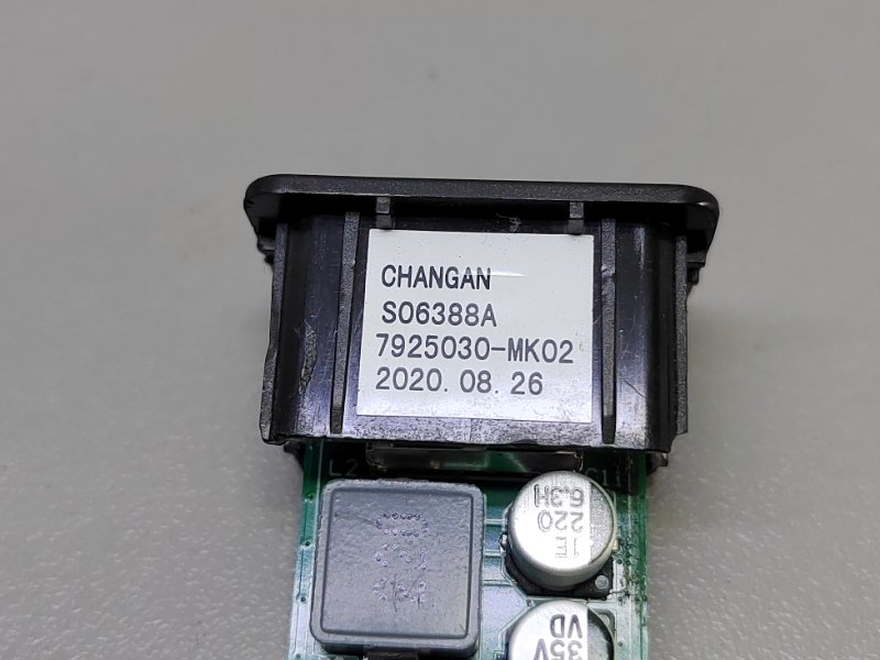 USB Разъем UNI-T 2022 USB Разъем UNI-T 2022