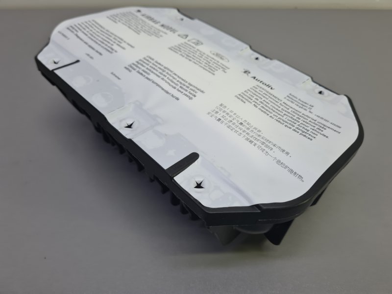 Подушка безопасности пассажира Ford Kuga 2 2.0d Подушка безопасности пассажира Ford Kuga 2 2.0d