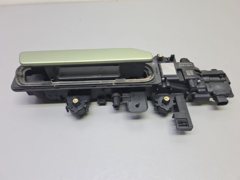 Ручка двери передняя правая J7 2023