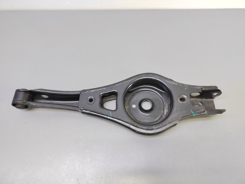 Запчасть рычаг задний Chery Arrizo 8 2023 202000231AA Б/У Рычаг задний Chery Arrizo 8 2023 202000231AA Б/У