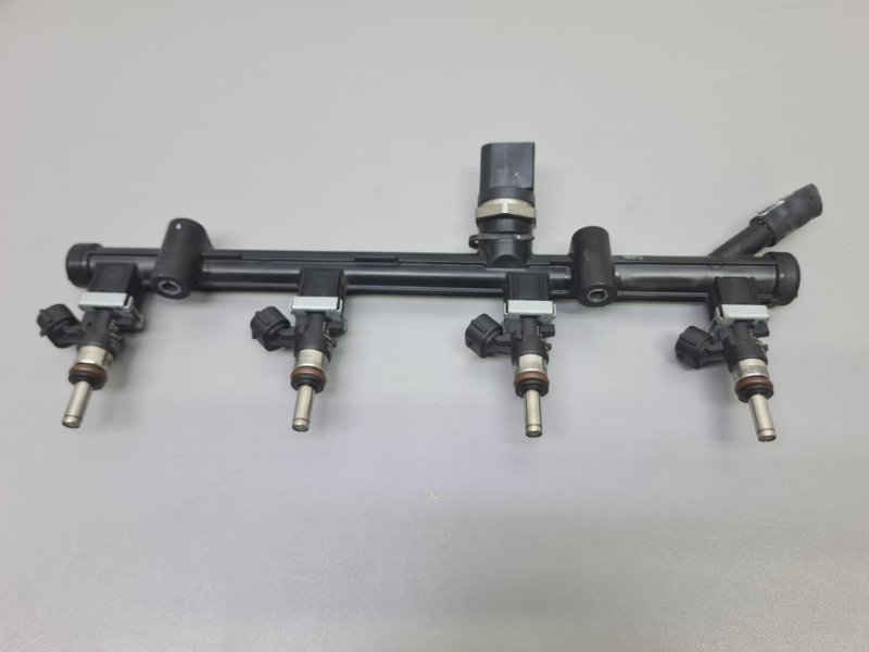 Запчасть форсунка топливная Volkswagen Tiguan 2016 2 2.0 06L906031A Б/У Форсунка топливная Volkswagen Tiguan 2016 2 2.0 06L906031A Б/У
