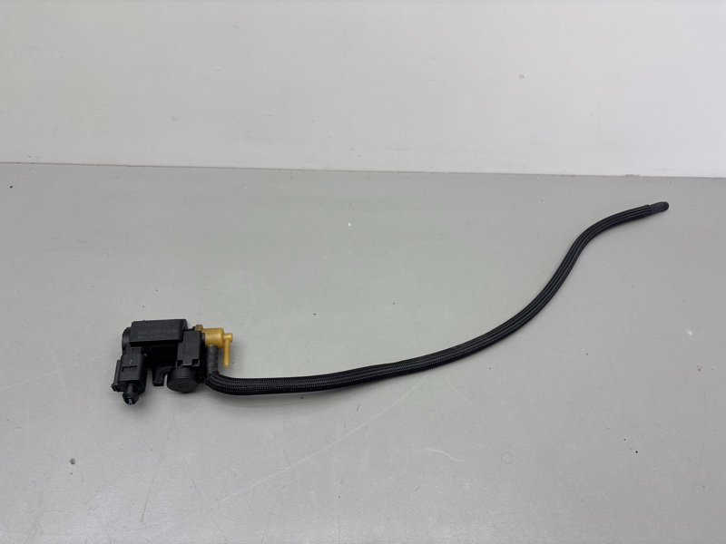 Клапан вакуумный Geely Atlas Pro 2023 1070505600 Б/У