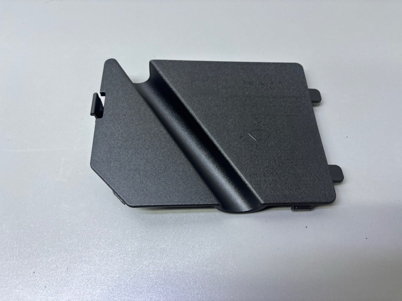 Запчасть крышка бачка стеклоомывателя Geely Coolray SX11 6600108913 новая Крышка бачка стеклоомывателя Geely Coolray SX11 6600108913 новая