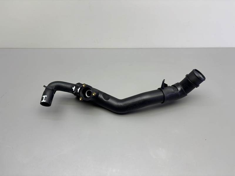 Патрубок интеркулера левый Chery Arrizo 8 2024 1.6 302000128AA новая