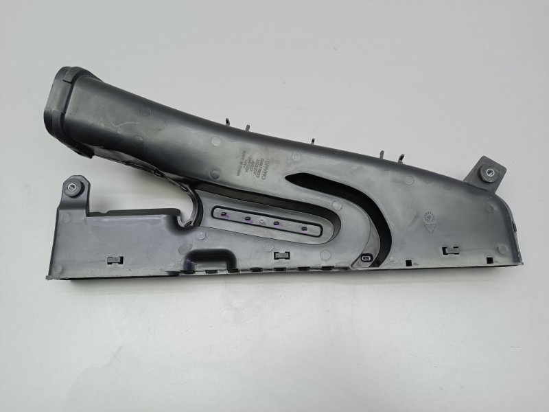 Воздухозаборник Geely Monjaro 2.0