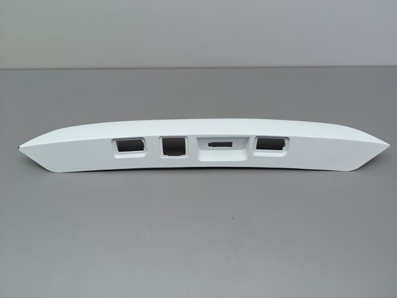 Запчасть накладка крышки багажника Chery Tiggo 7L 609004155AADQJ Б/У Накладка крышки багажника Chery Tiggo 7L 609004155AADQJ Б/У