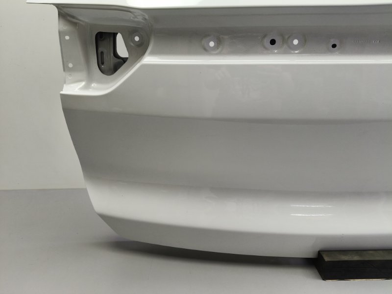 Крышка багажника Tenet T4L