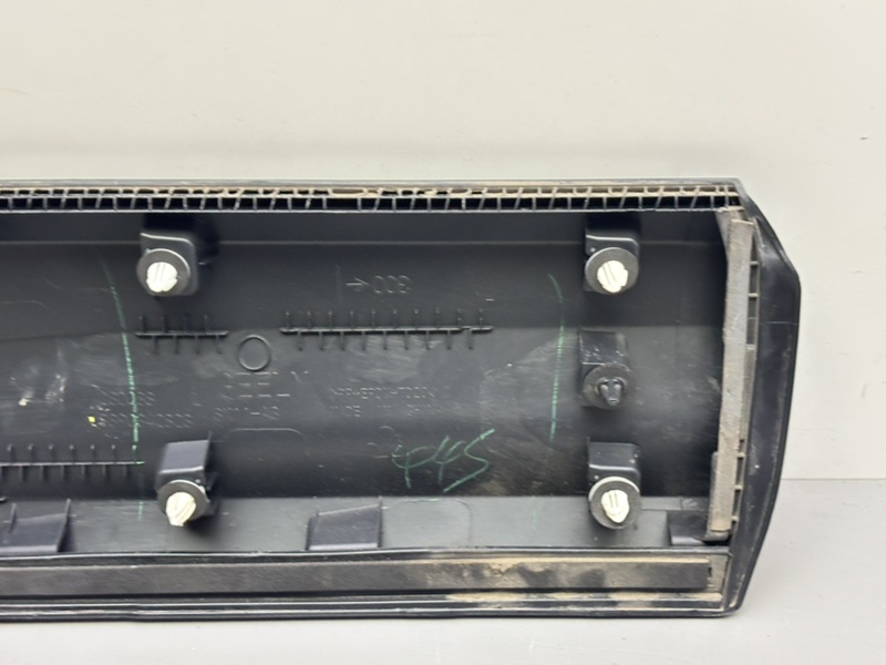 Молдинг двери задний правый Coolray New Молдинг двери задний правый Coolray New