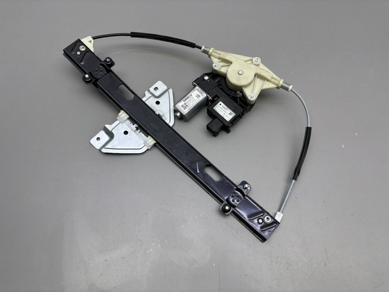 Стеклоподъемник передний левый Geely Coolray 6600005318 Б/У