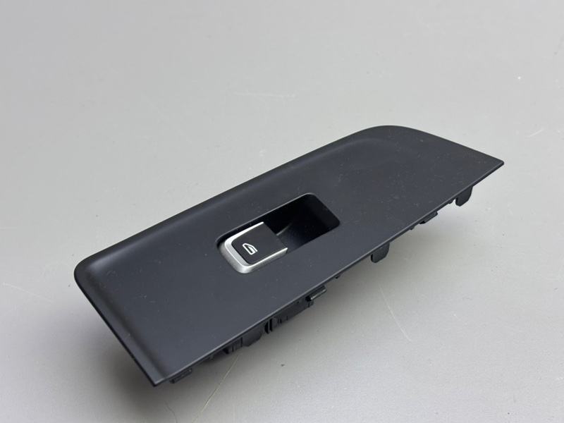 Кнопка стеклоподъемника передняя правая Geely Coolray New 6600122725 Б/У