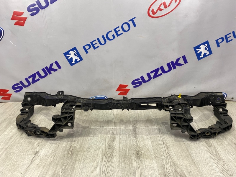 Запчасть рамка радиатора FORD FOCUS 3 2013 1810204 контрактная Рамка радиатора FORD FOCUS 3 2013 1810204 контрактная