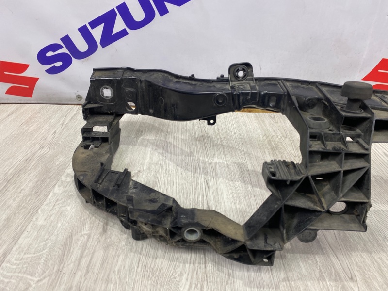 Рамка радиатора FOCUS 3 2013 Рамка радиатора FOCUS 3 2013