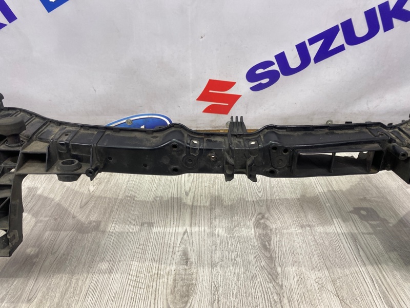 Рамка радиатора FORD FOCUS 3 Рамка радиатора FORD FOCUS 3