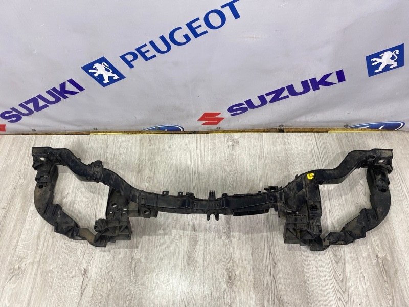 Рамка радиатора FOCUS 3 2013 Рамка радиатора FOCUS 3 2013