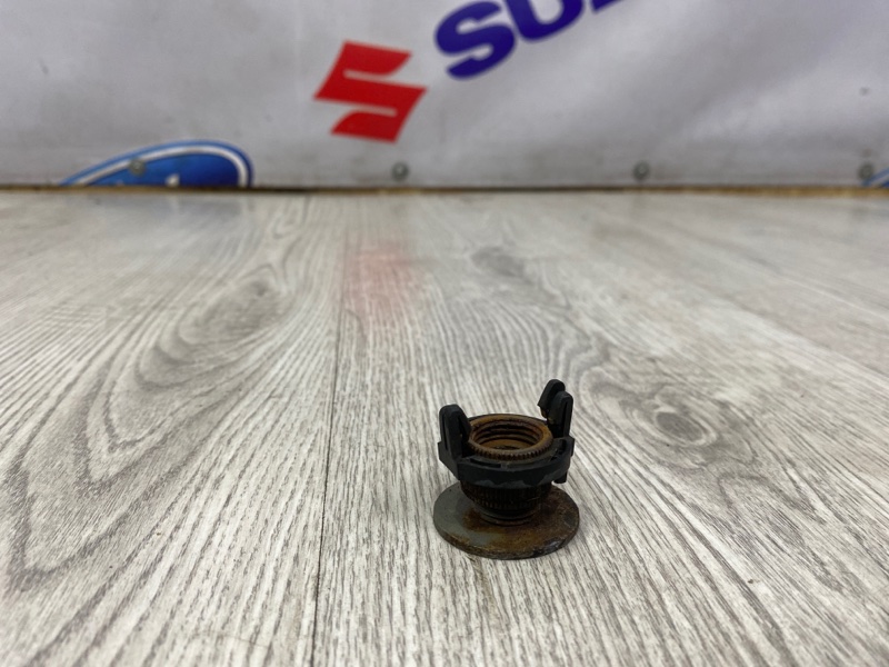 Запчасть шайба регулировочная FORD FOCUS 3 2013 1309657 контрактная Шайба регулировочная FORD FOCUS 3 2013 1309657 контрактная