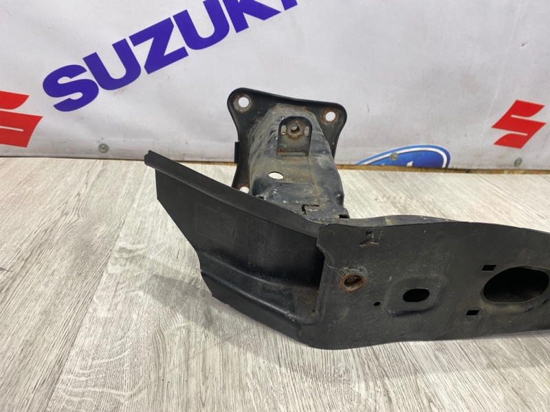 Усилитель бампера передний FORD FOCUS 3