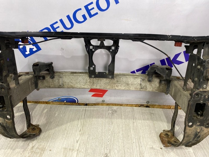 Рамка радиатора E-class 2005 W211