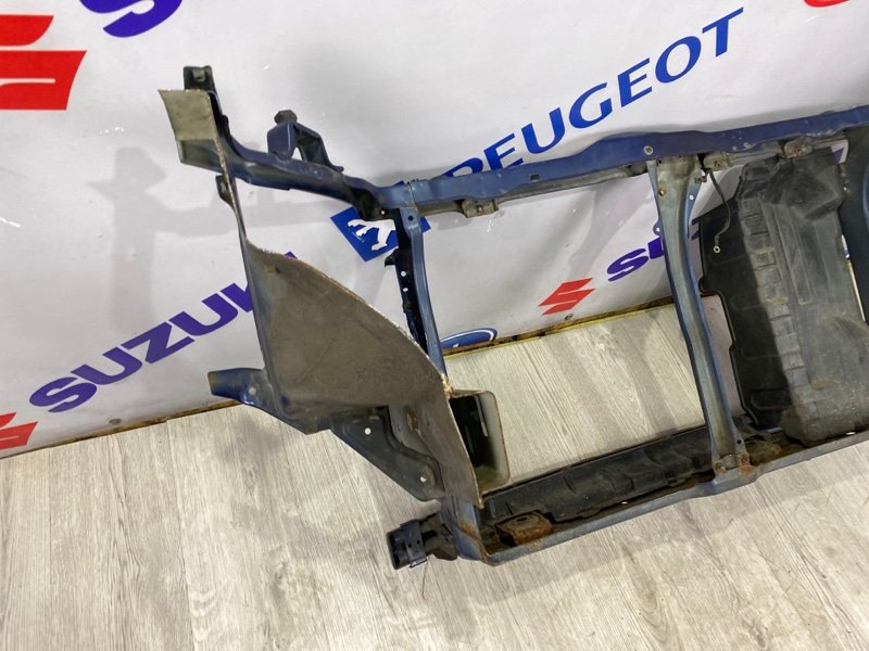 Рамка радиатора SWIFT 2006 Рамка радиатора SWIFT 2006