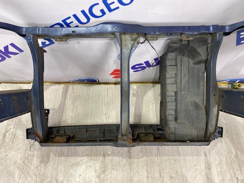 Рамка радиатора SWIFT 2006 Рамка радиатора SWIFT 2006