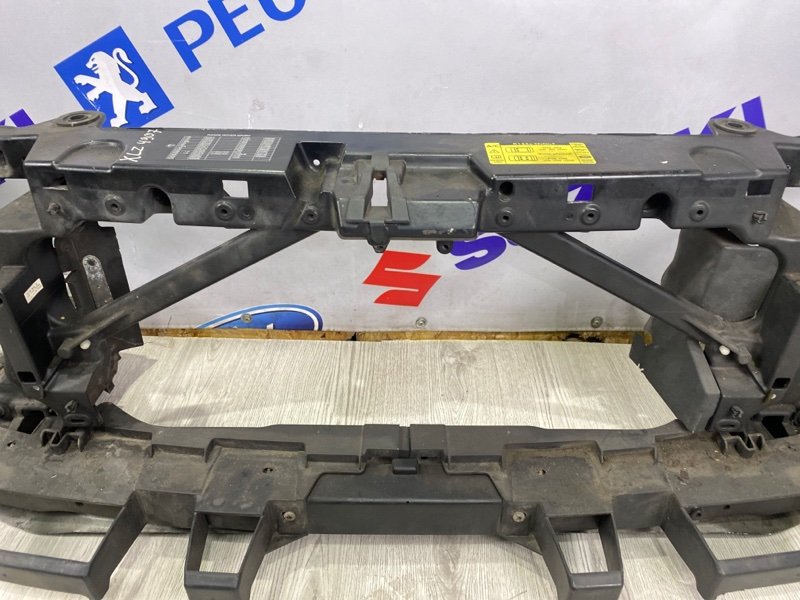 Рамка радиатора Range Rover Sport 2008 L320