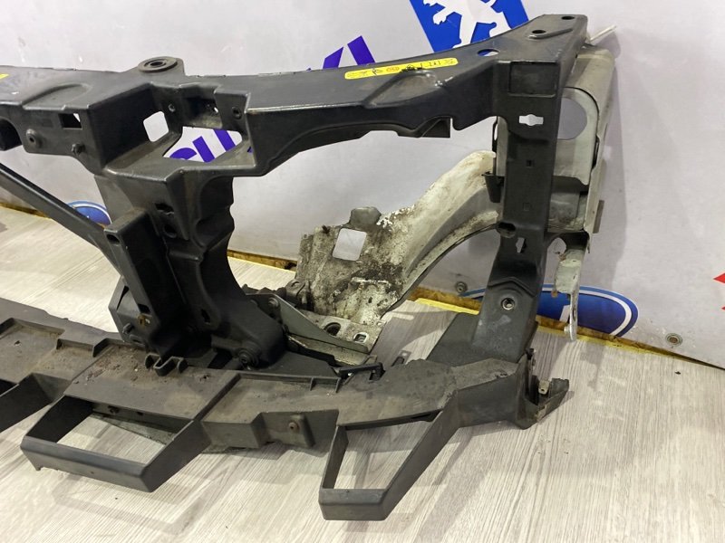 Рамка радиатора Range Rover Sport 2008 L320