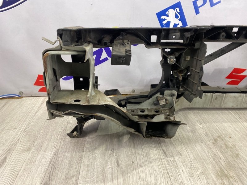 Рамка радиатора Range Rover Sport 2008 L320