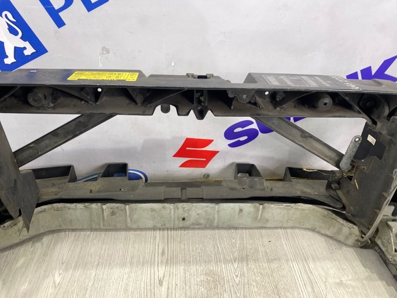 Рамка радиатора Range Rover Sport 2008 L320