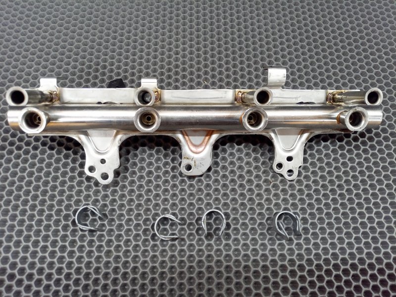 Топливная рейка Tiguan 2010 5N CAW 2.0 Топливная рейка Tiguan 2010 5N CAW 2.0