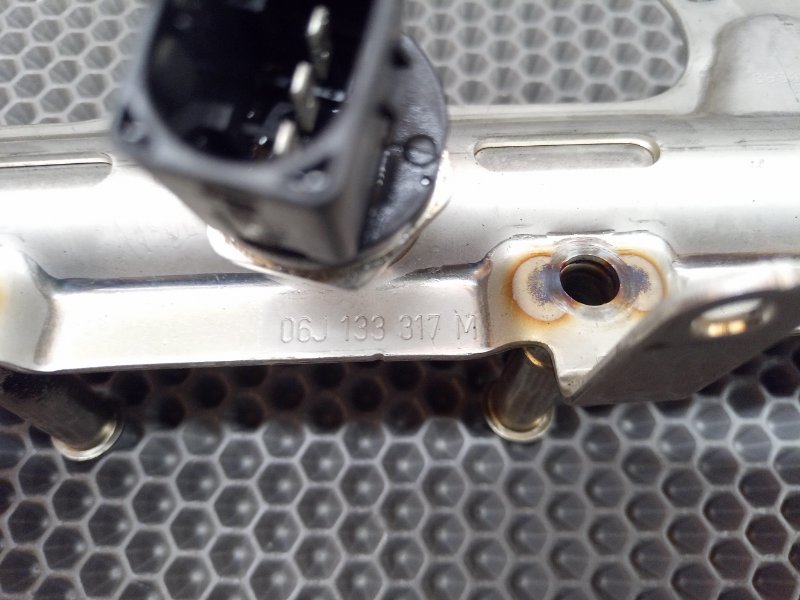 Топливная рейка Volkswagen Tiguan 5N CAW 2.0 Топливная рейка Volkswagen Tiguan 5N CAW 2.0