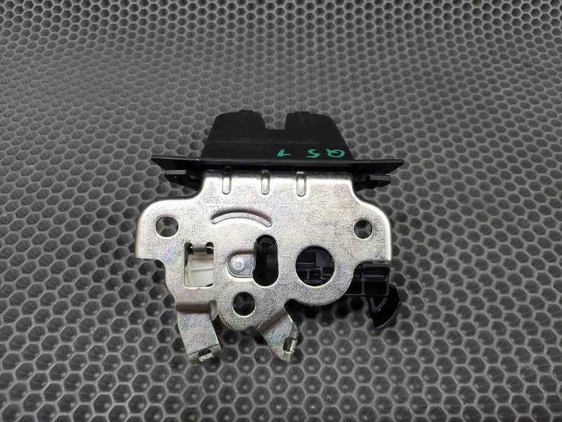 Замок багажника Q5 2010 8R CDN 2.0 Замок багажника Q5 2010 8R CDN 2.0