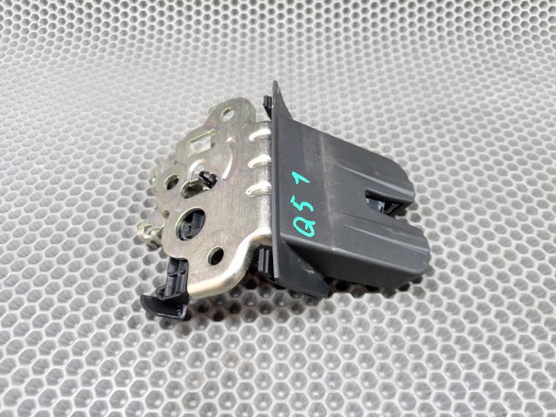 Замок багажника Q5 2010 8R CDN 2.0 Замок багажника Q5 2010 8R CDN 2.0