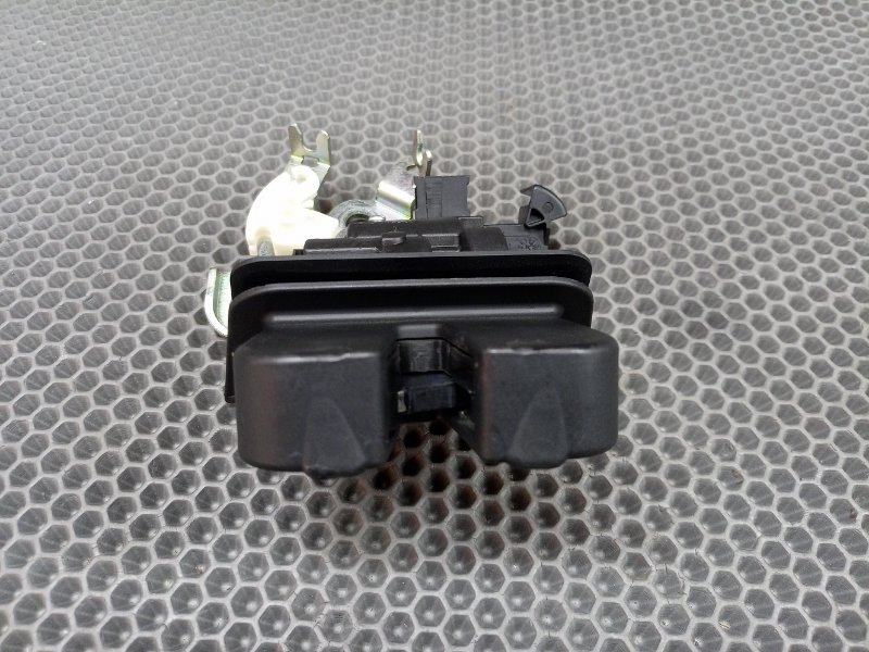 Замок багажника Q5 2010 8R CDN 2.0 Замок багажника Q5 2010 8R CDN 2.0