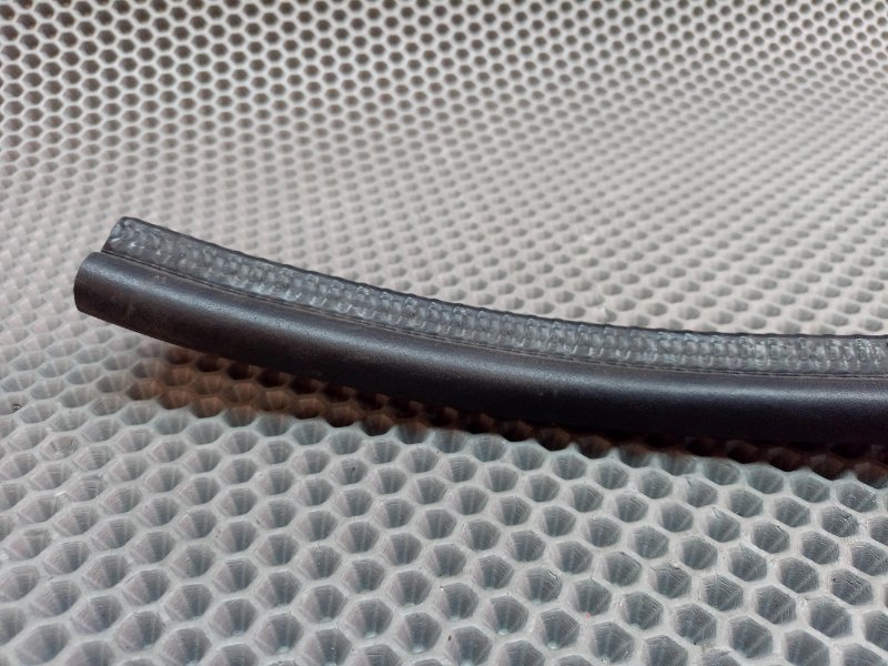 Уплотнитель капота Caliber 2007 PM ECN 2.0