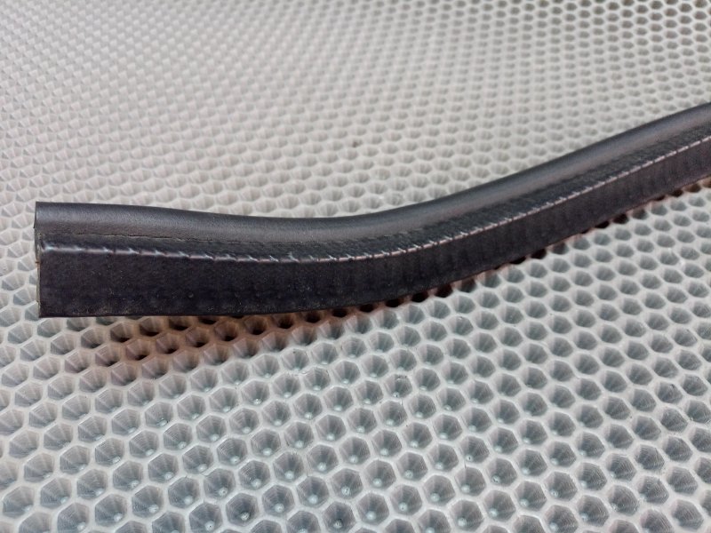 Уплотнитель капота Caliber 2007 PM ECN 2.0