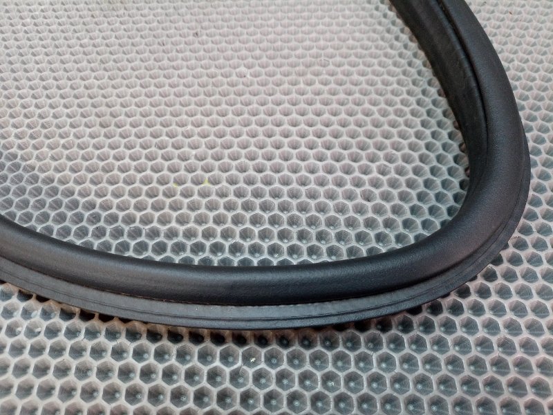 Уплотнитель двери задний правый Dodge Caliber PM ECN 2.0 Уплотнитель двери задний правый Dodge Caliber PM ECN 2.0