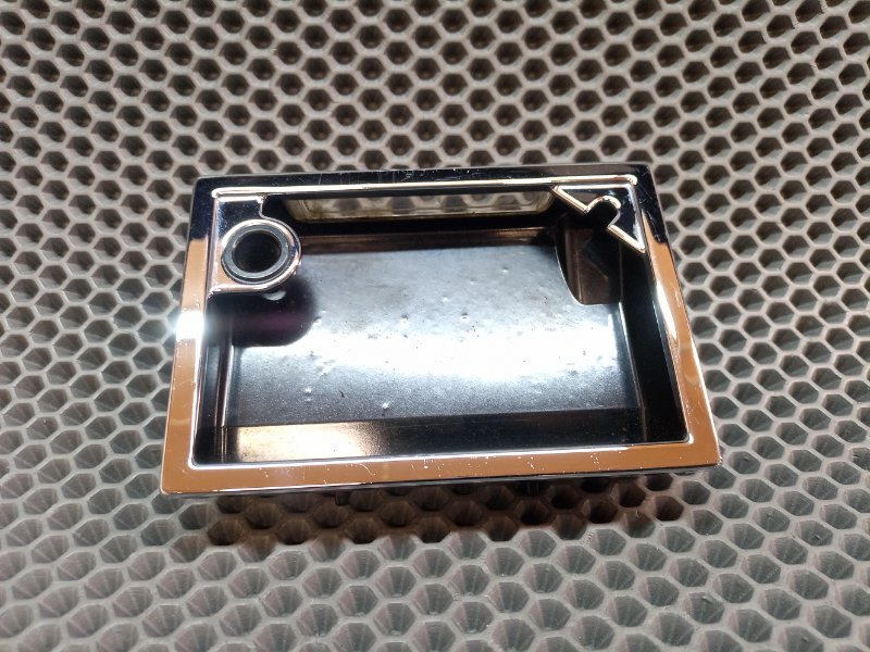 Пепельница Touareg 2006 7L BMV 3.2 Пепельница Touareg 2006 7L BMV 3.2