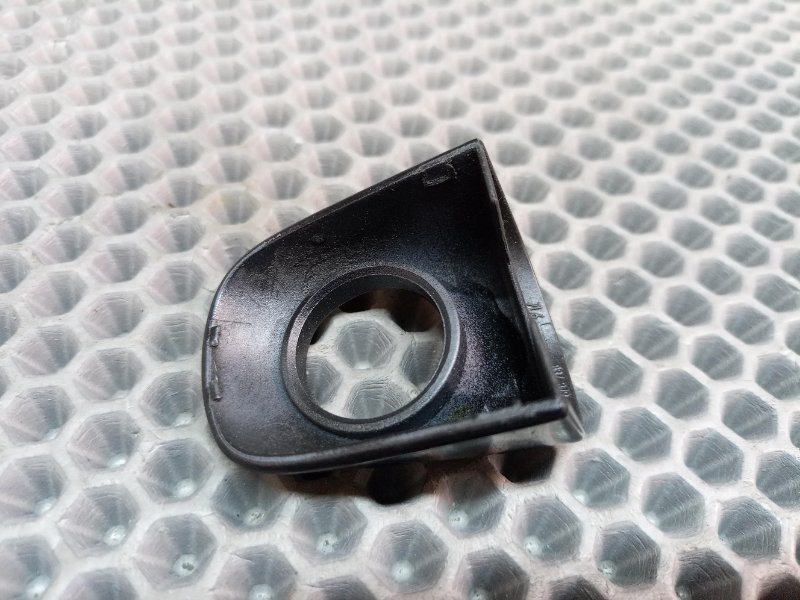 Накладка ручки двери Touareg 2006 7L BMV 3.2 Накладка ручки двери Touareg 2006 7L BMV 3.2