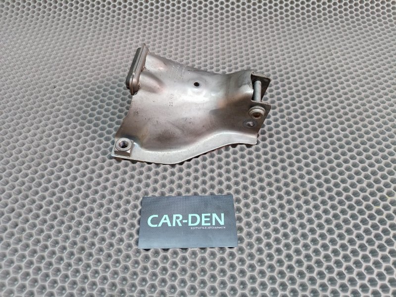 Кронштейн двигателя правый Audi Q5 2010 8R CDN 2.0 8K0399060 контрактная