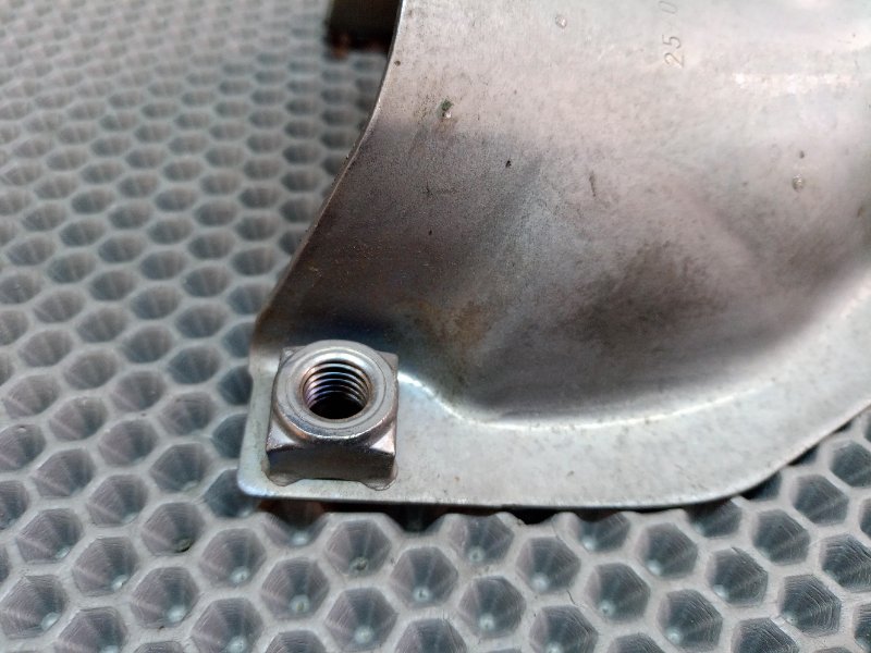 Кронштейн двигателя правый Q5 2010 8R CDN 2.0