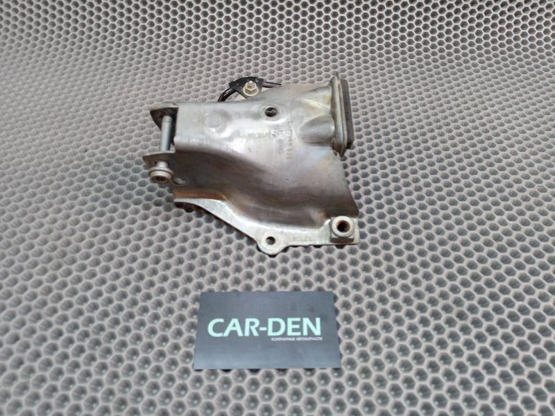 Кронштейн двигателя левый Audi Q5 2010 8R CDN 2.0 8K0399059A контрактная